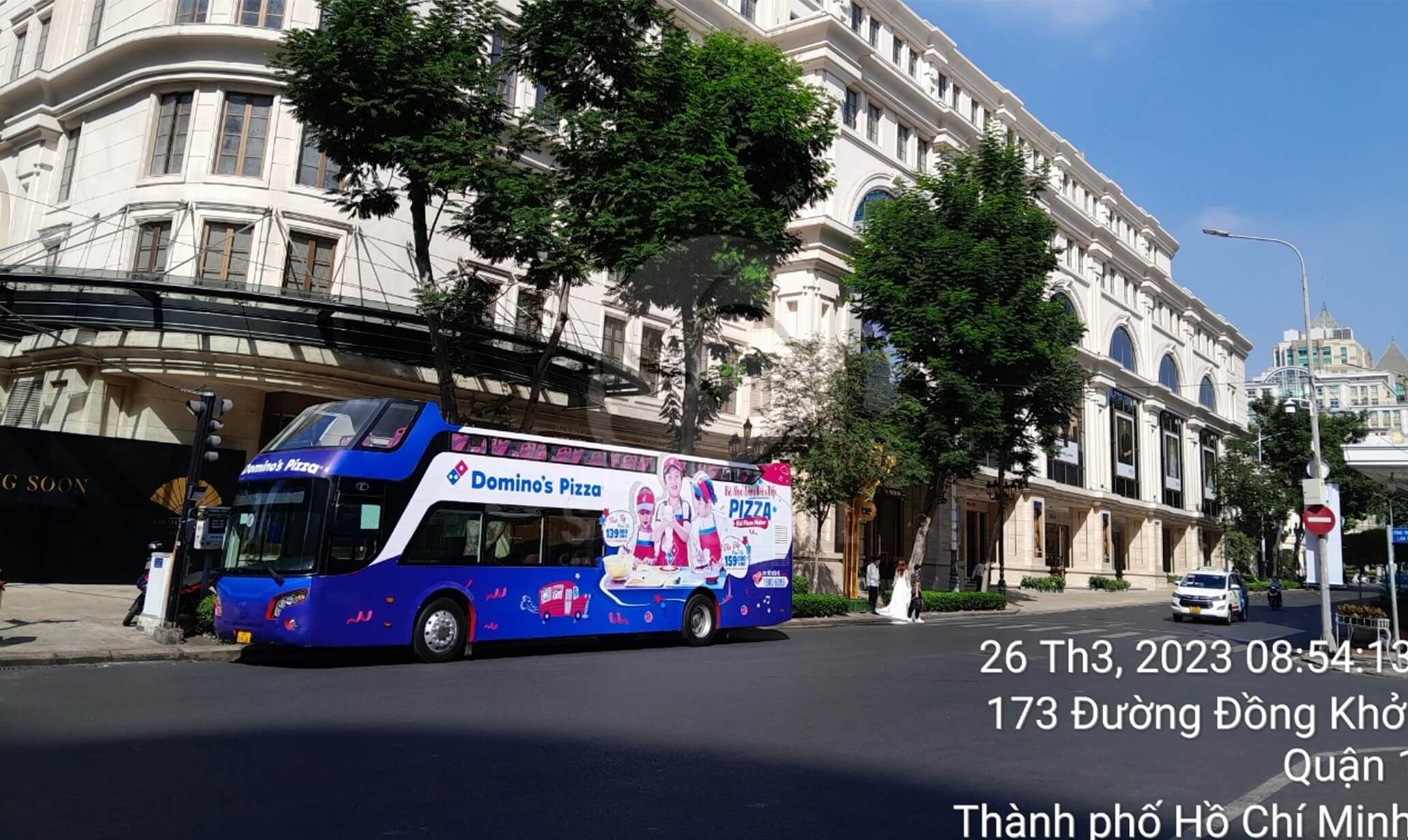 domino's pizza quảng cáo roadshow xe bus 2 tầng