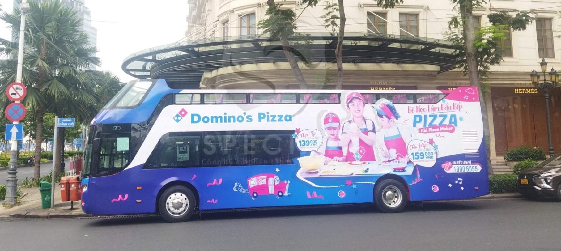 domino's pizza quảng cáo roadshow xe bus 2 tầng