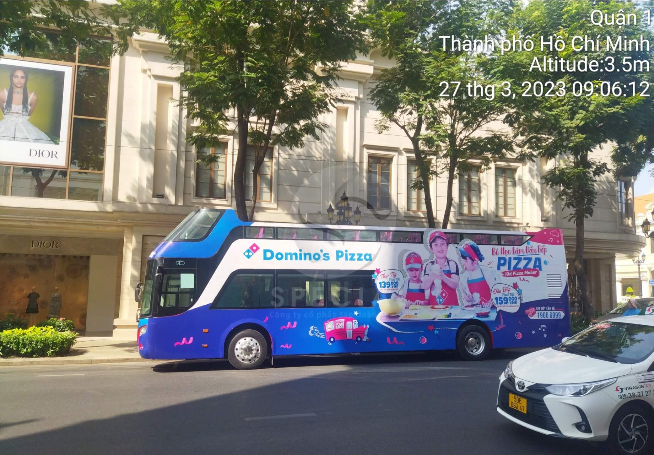 domino's pizza quảng cáo roadshow xe bus 2 tầng